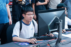 Sniper Scope: Tính năng “ẩn” của AOC giúp bạn gánh team hiệu quả hơn